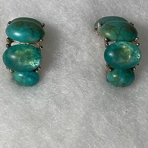 VTG faux turquoise cabochon frosted moonstone silver tone clip earrings